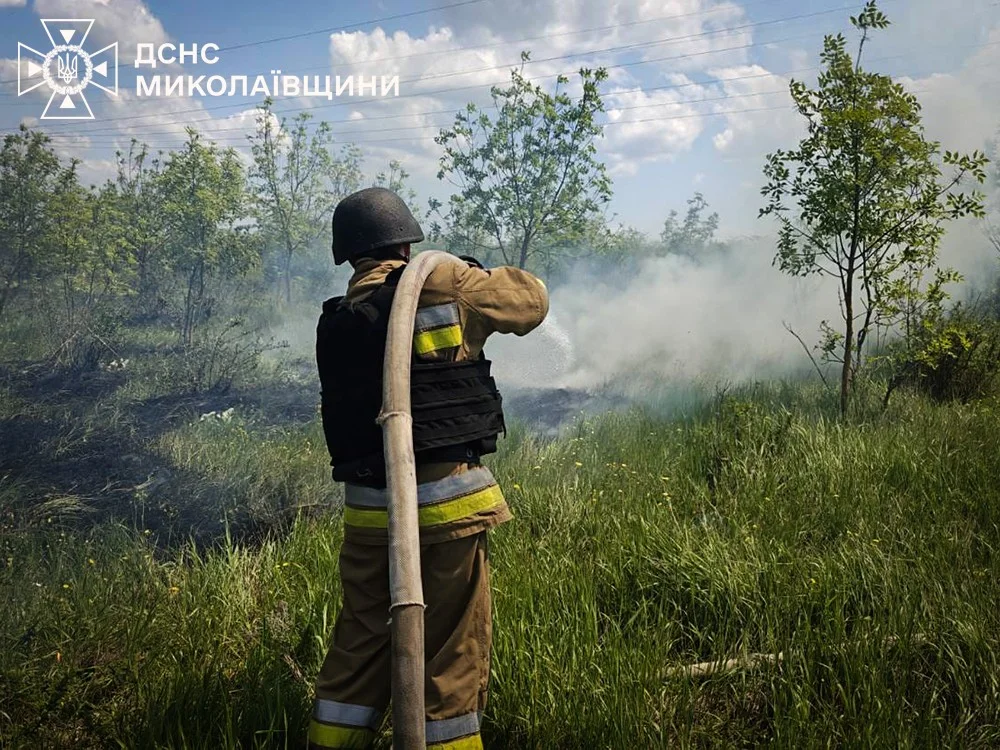 Повторні тривоги та руйнування в Одесі: ворожі безпілотники атакували житлові квартали