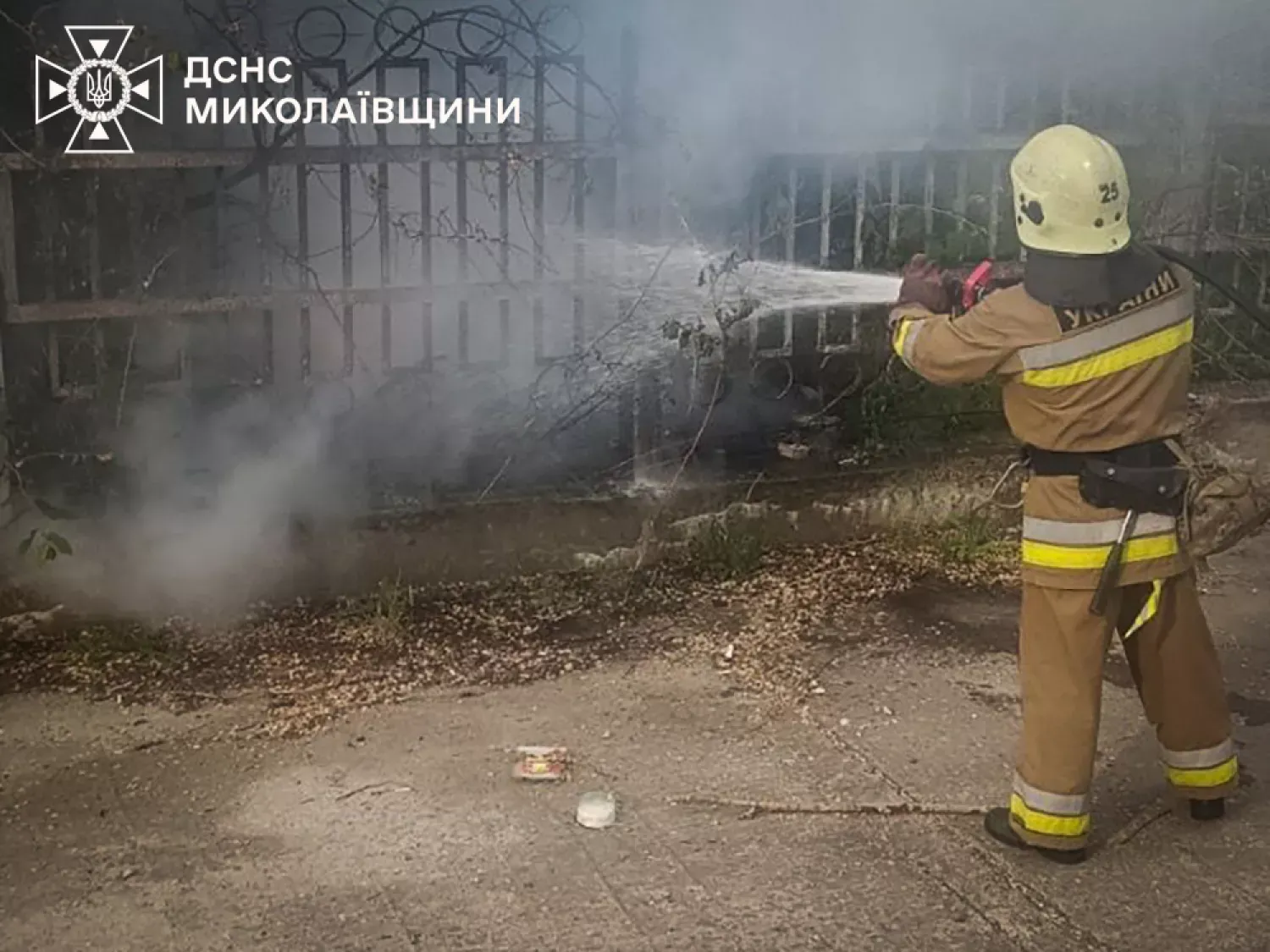 Повторні тривоги та руйнування в Одесі: ворожі безпілотники атакували житлові квартали