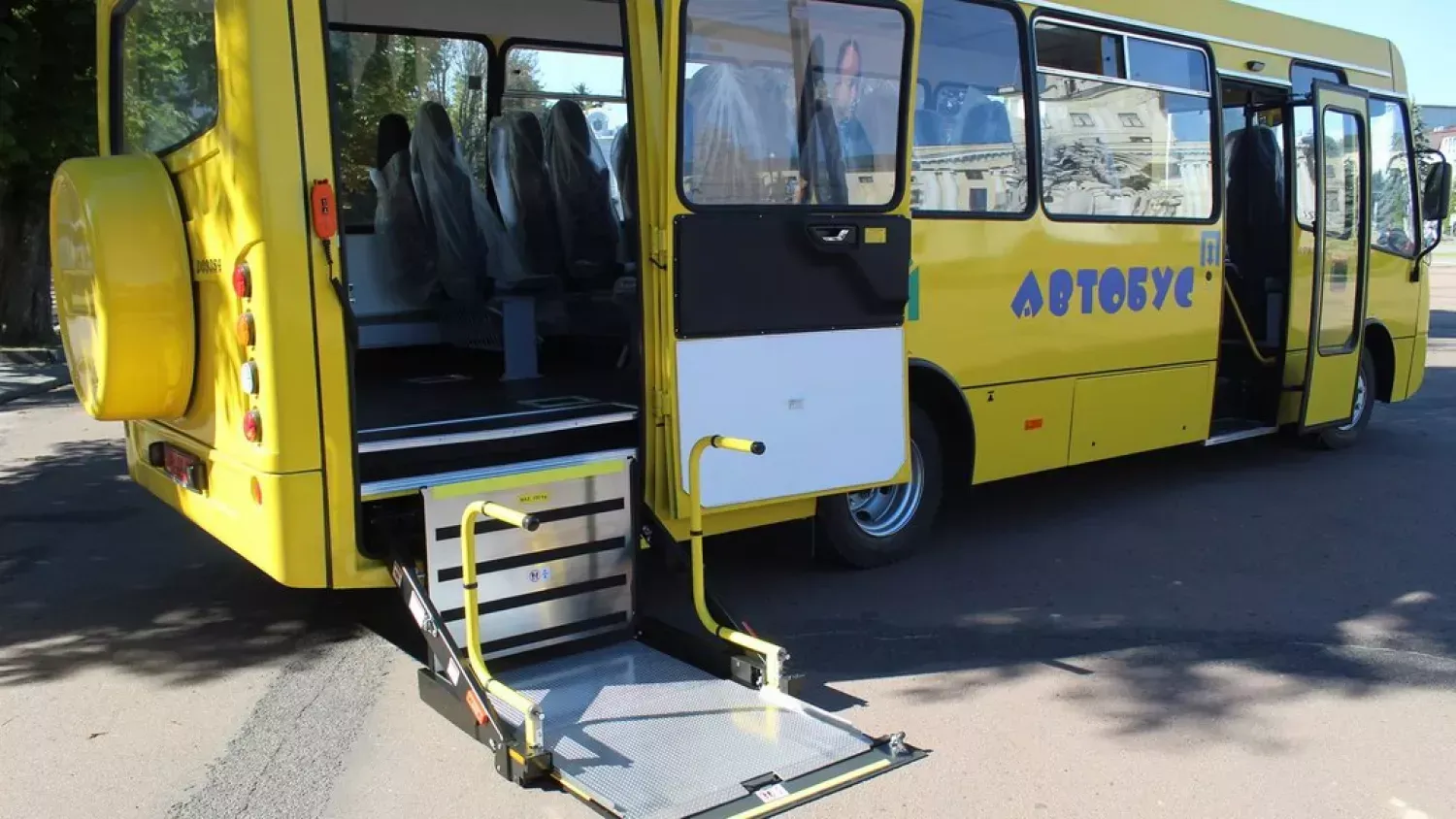 Понад 40 дітей з інвалідністю у Миколаєві отримують оплачуваний супровід на навчання