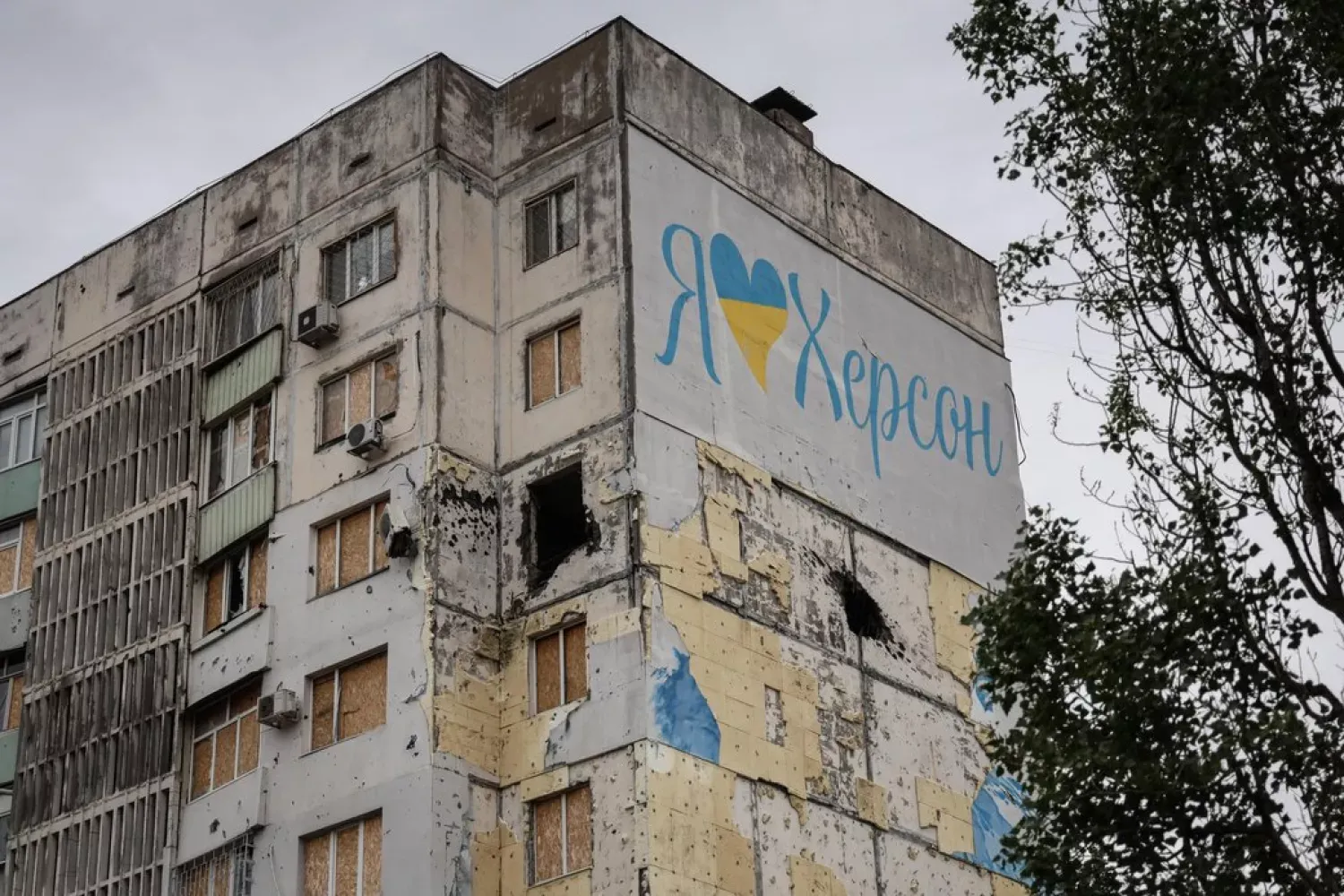 Масштабні удари по Херсонщині: серед десятків поранених цивільних опинилися діти