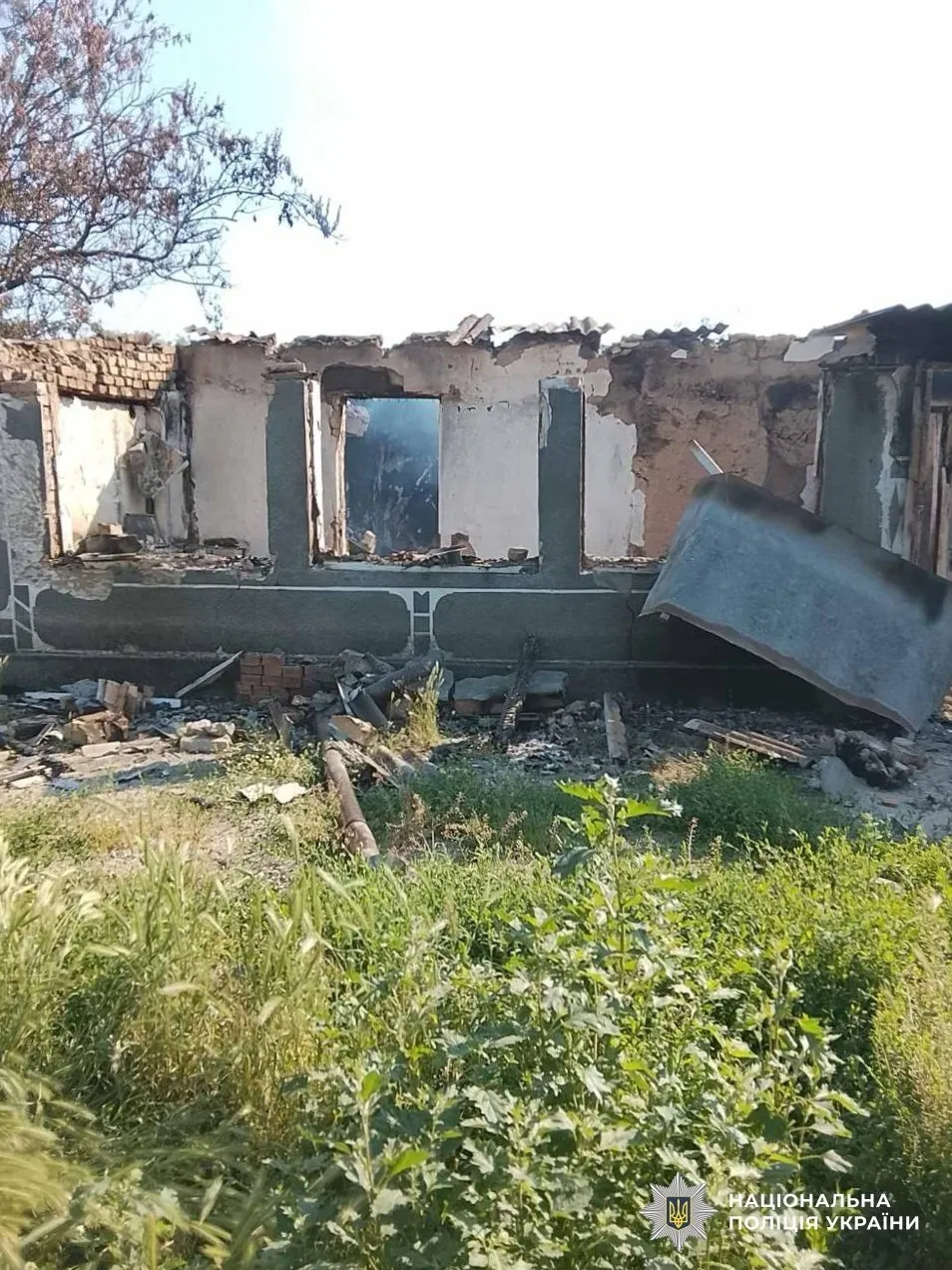 Масштабний удар по Херсонщині: через ворожі атаки загинули цивільні, понівечено будинки та підприємство