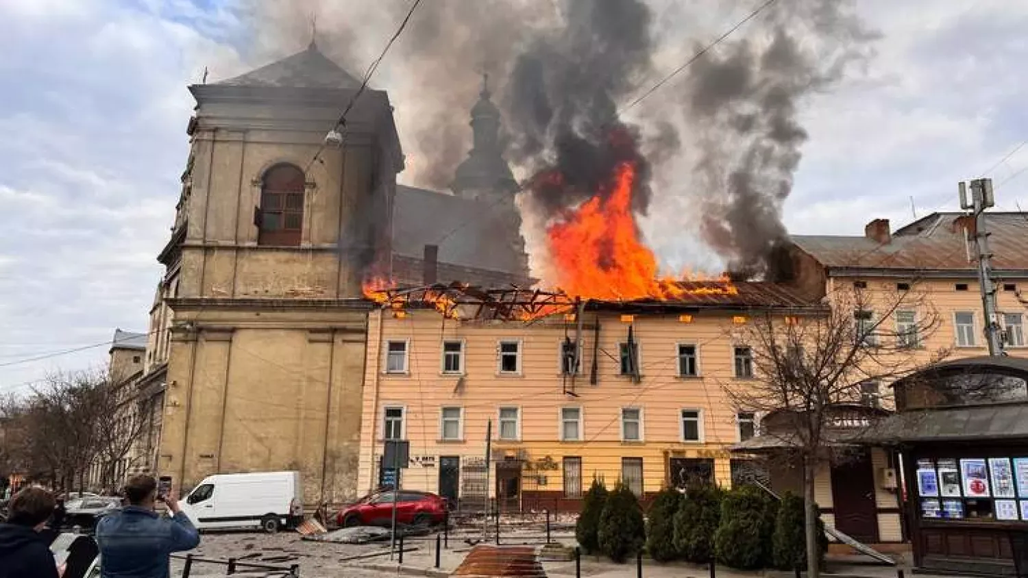 Французькі реставратори собору Нотр-Дам відновлять історичний дах у Львові