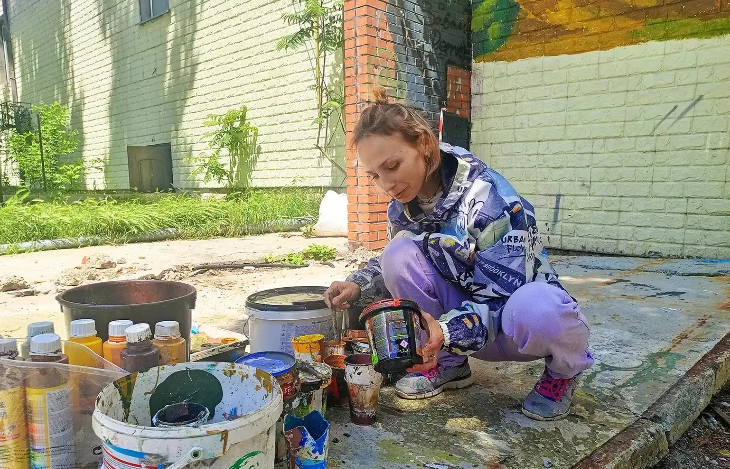Пам’ять в один тон: стінопис із Миколою Аркасом прикрасив стіну готелю в Миколаєві